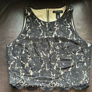 White House Black Market crop lace shell size 6